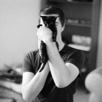 男生抱猫头像非主流