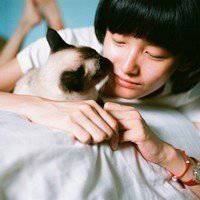 卡通人物男抱猫头像图片大全