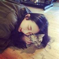 美少女战士抱着猫头像