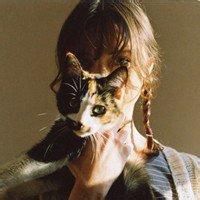 侧面男生抱猫头像背影图片大全