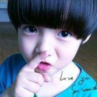 混血有雀斑小萝莉头像