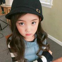 深紫色萝莉动漫头像