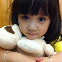 二次元萝莉头像简约