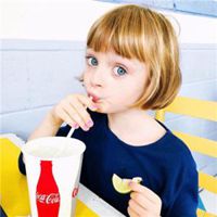 深紫色萝莉动漫头像