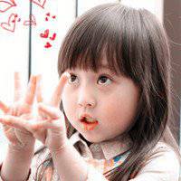 可爱小孩喝饮料头像