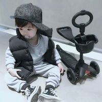 可爱小孩喝饮料头像