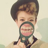 两搞怪情侣带字头像