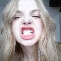 搞怪英伦风女生头像