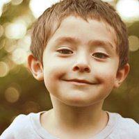 小孩背书包搞怪头像