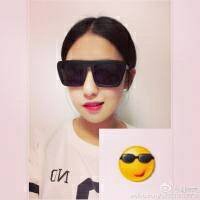 戴帽子女生头像搞怪