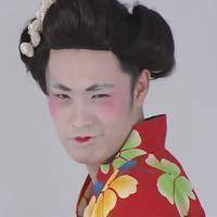 穿校服搞怪女生头像背影