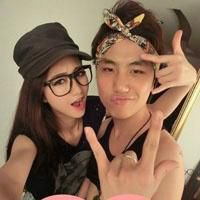 两搞怪情侣带字头像可爱