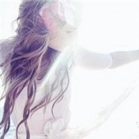 黑白霸气悲伤女头像女生头像带字