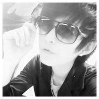 黑白霸气悲伤女头像女生头像带字