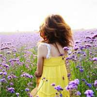 在花海中女生头像