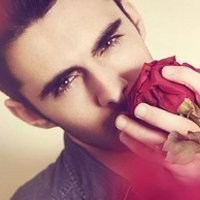 拿玫瑰动漫情侣头像