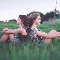 情侣卡通背靠背头像 情侣卡通背靠背头像