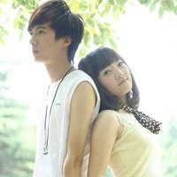 情侣头像男女背靠背