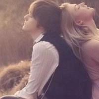 动漫背靠背两张情侣头像 动漫背靠背两张情侣头像