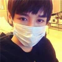 戴口罩动漫头像男生头像黑白头像