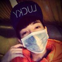 戴口罩动漫头像男生头像黑白头像