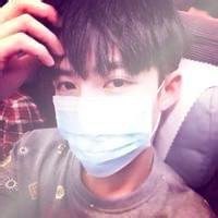 戴口罩帅气漫画男生头像黑白头像
