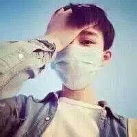 戴口罩帅气漫画男生头像黑白头像
