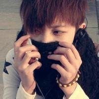 微信头像男戴口罩黑白头像一对