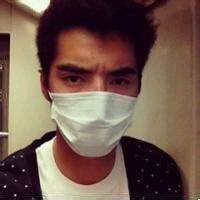 男生微信头像戴口罩黑白头像情侣