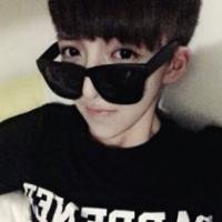 男生戴口罩帅气头像黑白头像男生