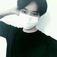 戴口罩帅气漫画男生头像黑白头像