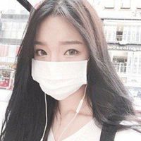 微信头像戴口罩女生黑白