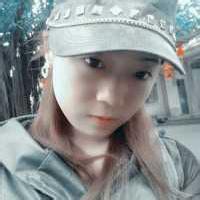 男生坐车里自拍头像