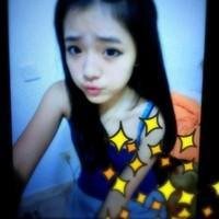 女生自拍作微信头像