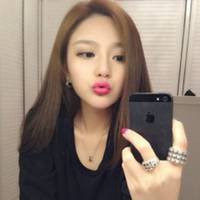 女生把头像改成自拍