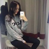 女生自拍作微信头像