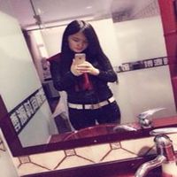 小孩对镜子自拍头像