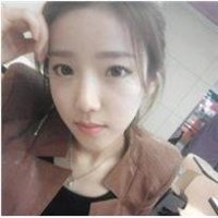 经常换自拍头像女生