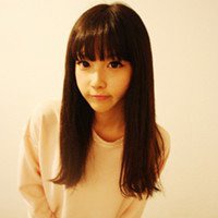 女生坐车里自拍头像