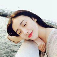 女生把头像换成自拍