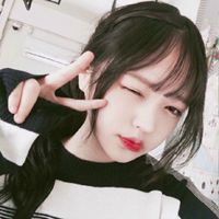 女生把头像改成自拍