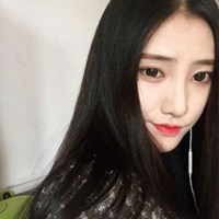 对着镜子自拍头像女