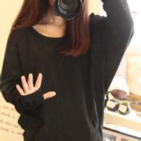 女生坐车里自拍头像