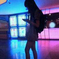 超拽女生图片霸气冷酷背影头像带字头像