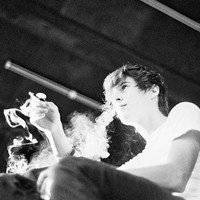 超拽男生拿枪头像 超拽男生拿枪头像