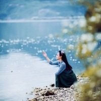 陌陌女生头像大图带字超拽