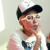 陌陌男生黑白型图片头像背影