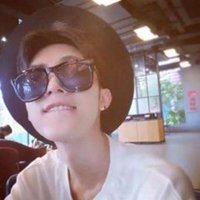 陌陌男生富二代头像