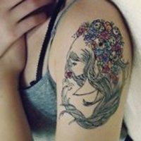 二次元纹身女人头像