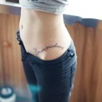 美头像线条纹身女人图片